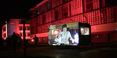 Das 12.Farbfest am 5. September 2009 im Jahre des 90. Bauhausjubiläums ist der Farbe Rot